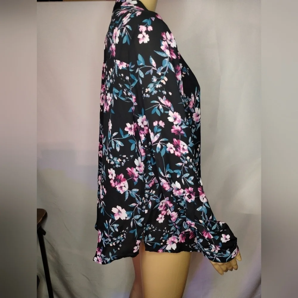 Elle women's size large long sleeve floral button up blouse shirt top - Picture 5 of 8